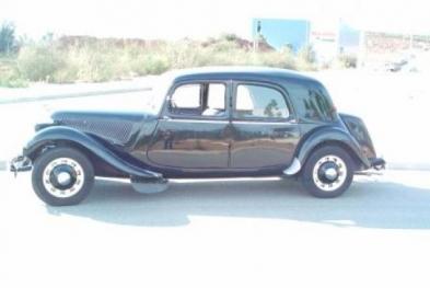 Carro antigo de COLECÇÃO